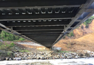 Empresa constructora de puentes Ecuador río Upano 5