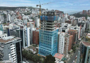 Construcción edificio Xoe en Quito 1