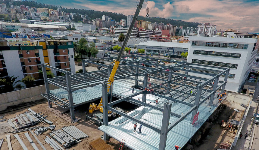 Construcción de edificio Quito