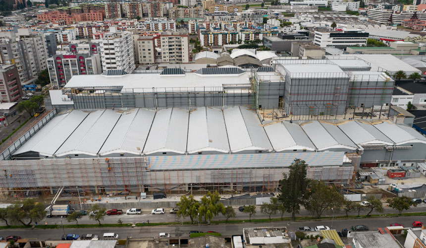 Empresa constructora centros comerciales Riocentro Quito 1