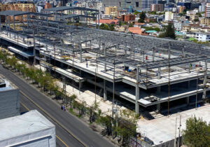 Empresa constructora centros comerciales Riocentro Quito 2