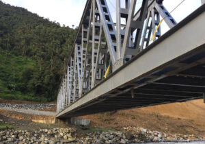 Empresa constructora de puentes Ecuador río Upano 2